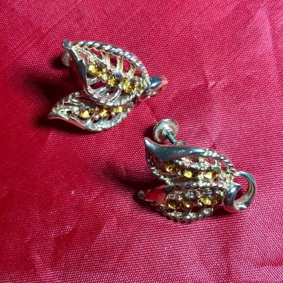 Jewelry - Screw Clip-On Earrings - Leaves with Orange Stones